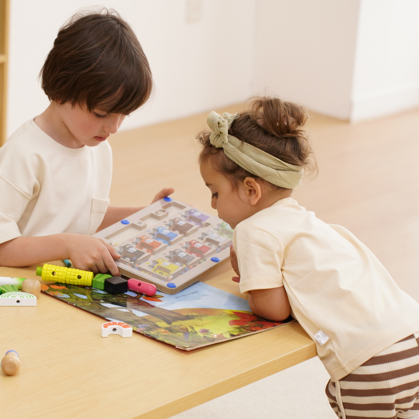 Adjustable Kids Classroom Tables – Square & Rectangle (13–25in Heights)