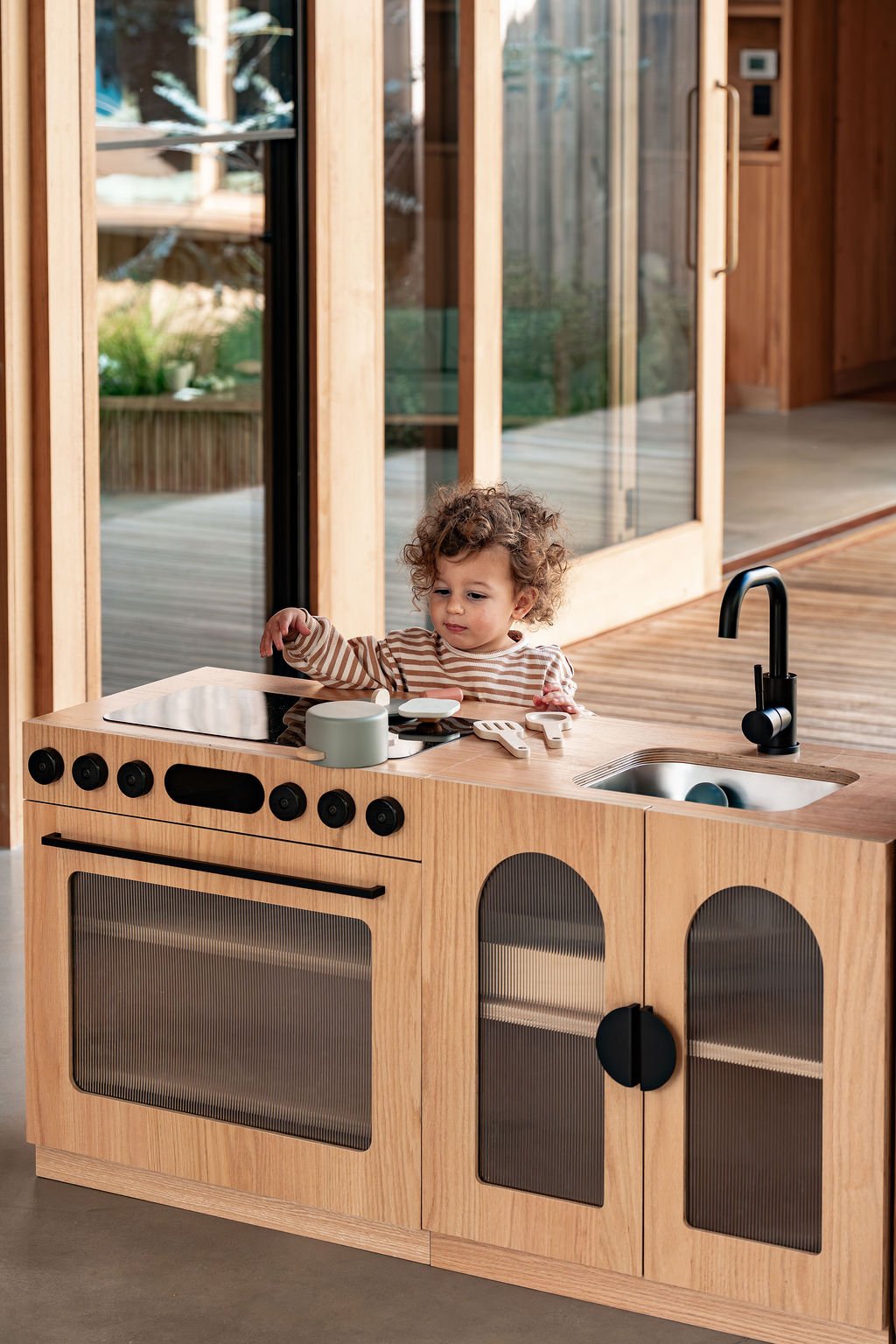 Oak Fluted Sink โ Montessori Wooden Play Kitchen