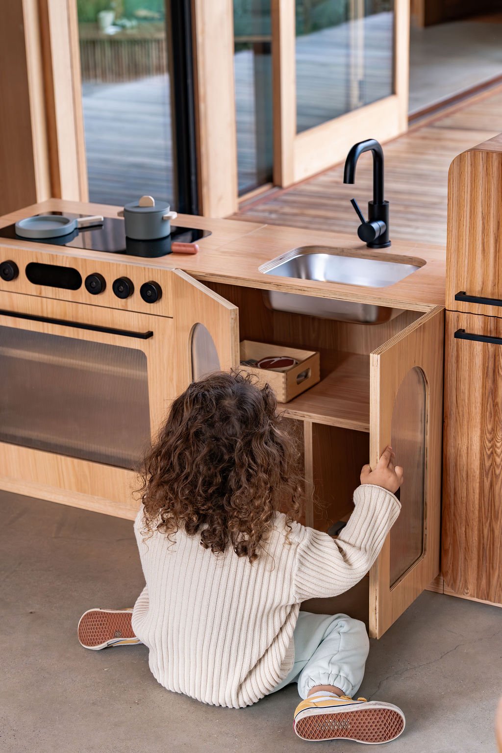 Oak Fluted Sink โ Montessori Wooden Play Kitchen