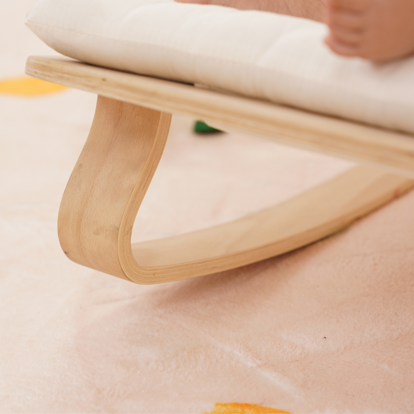 Nest - Baby Rocker und Türsteher