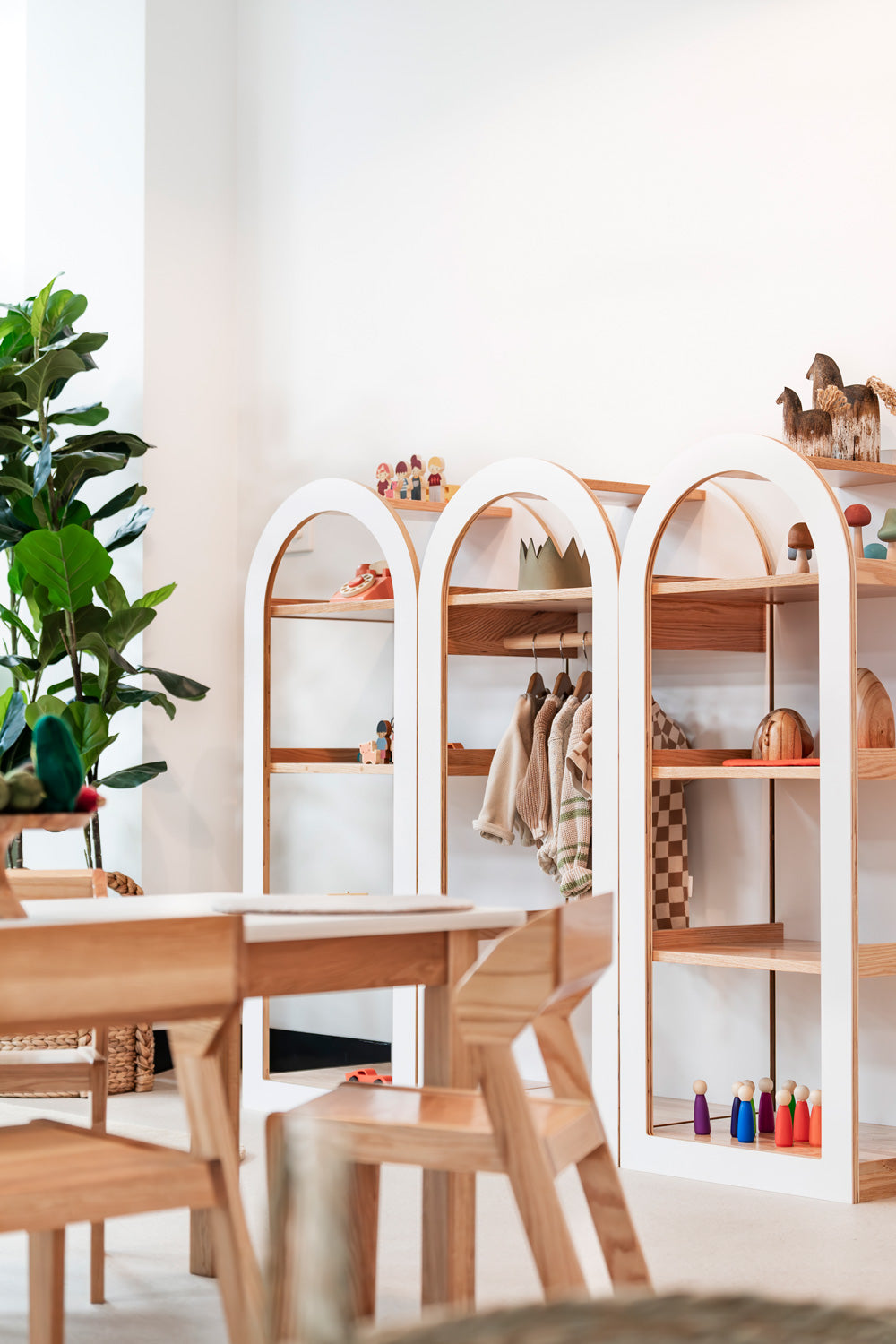 Arched Dresser – White (Dress-Up Display & Storage)