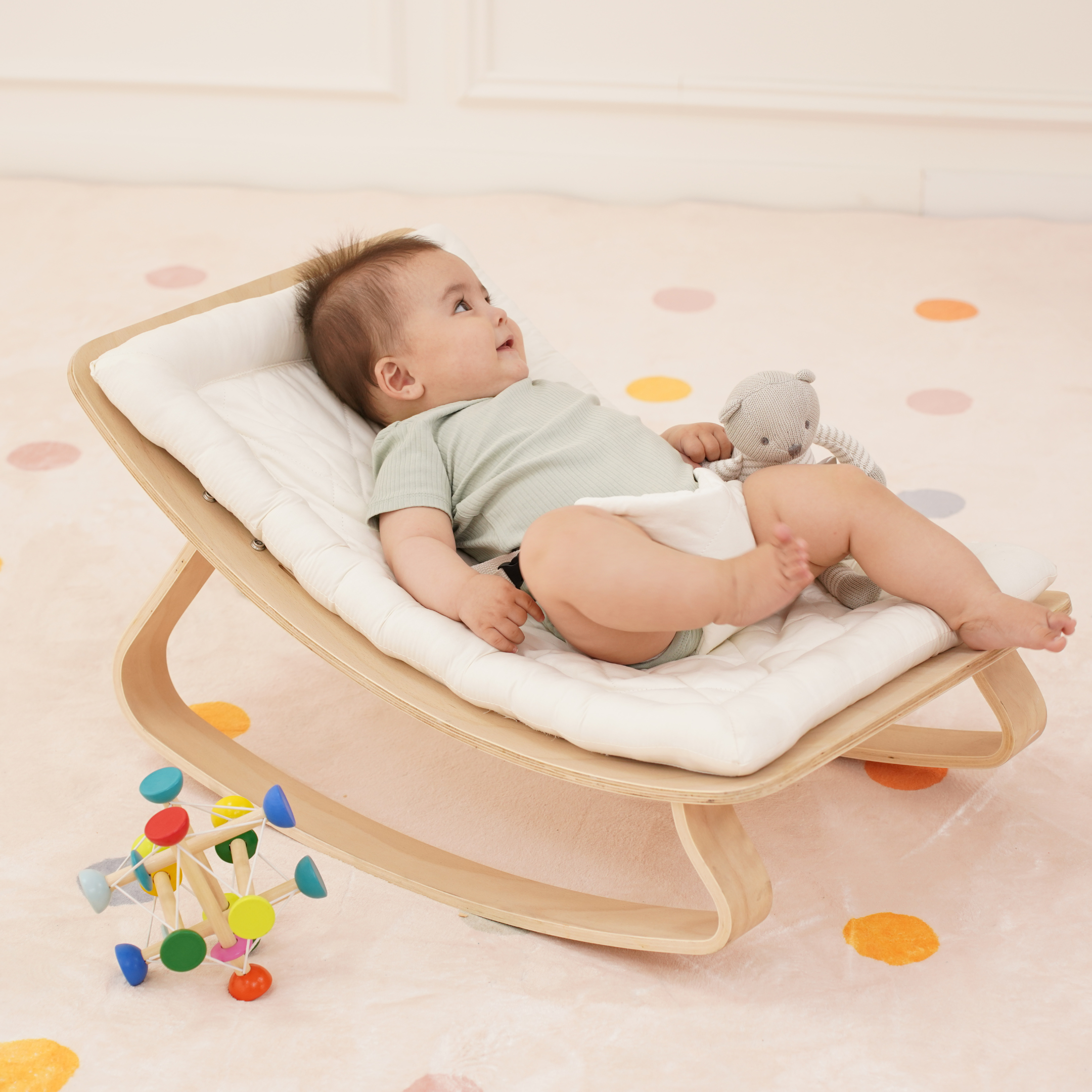 Nest - Baby Rocker und Türsteher