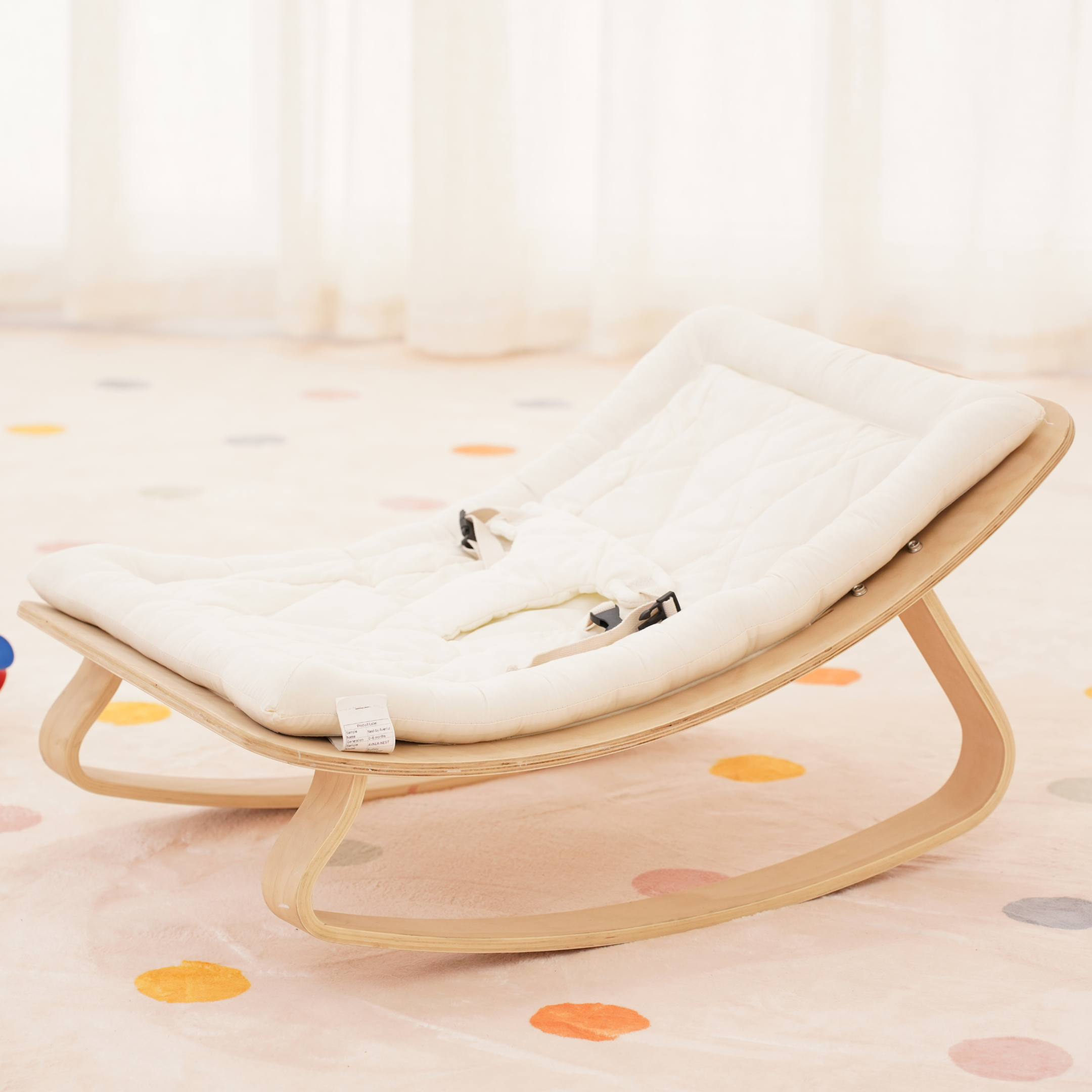 Nest - Baby Rocker und Türsteher