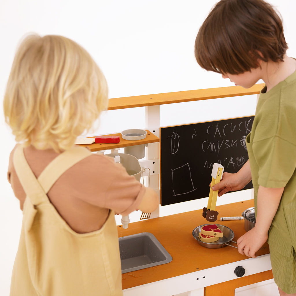 Avenlur Woodland Mud Kitchen – Montessori Outdoor Wooden Play Kitchen