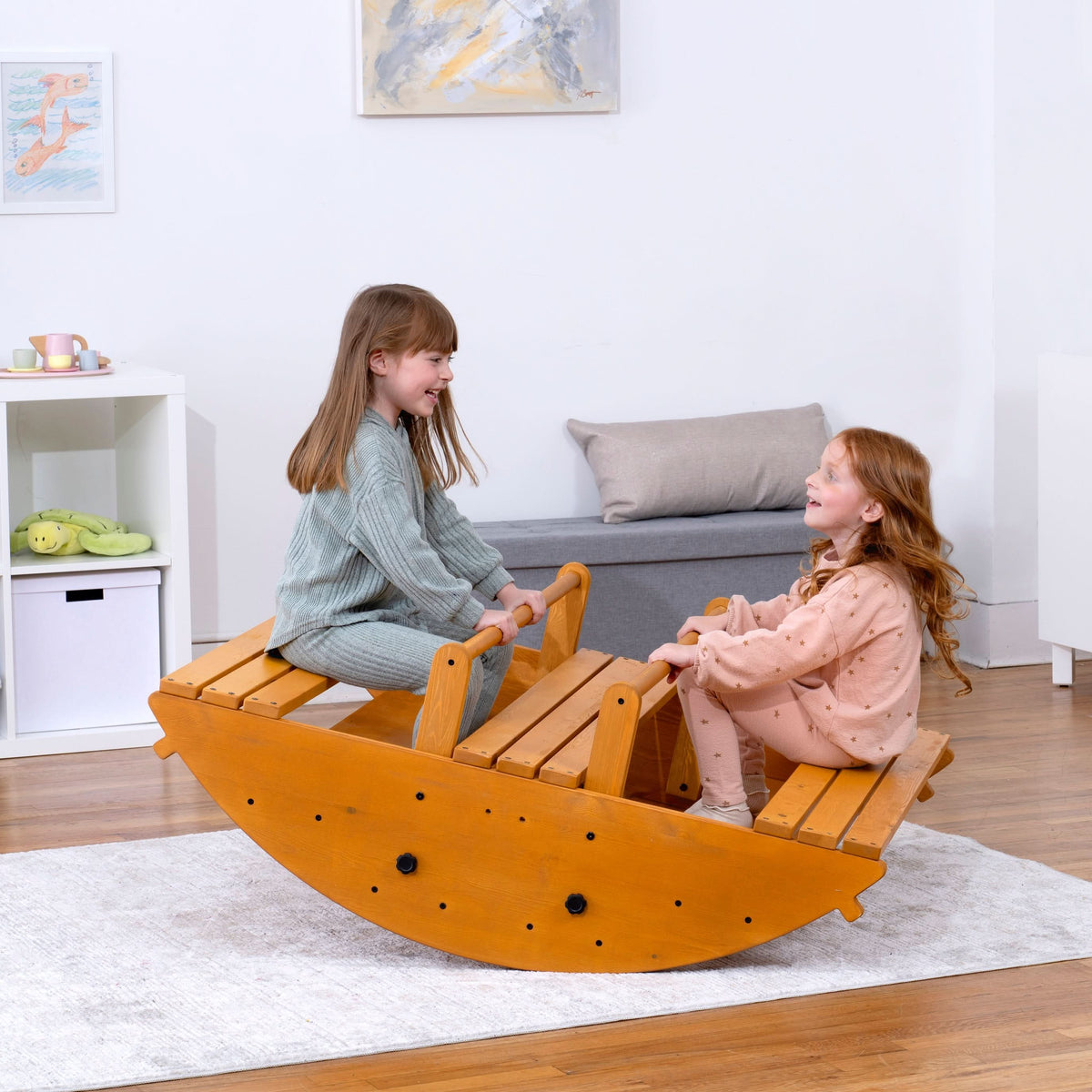 Avenlur Banyan rocker curved base detail
