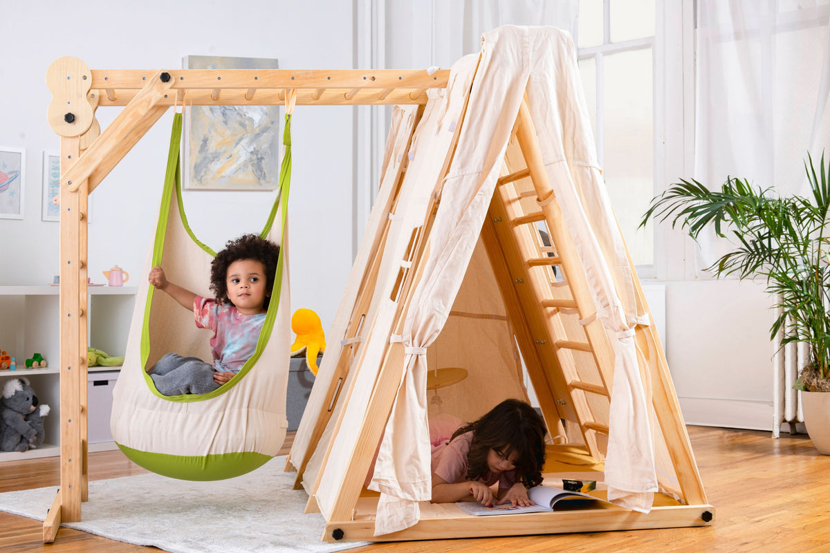 Kids playing in the Avenlur Chestnut tent hideaway