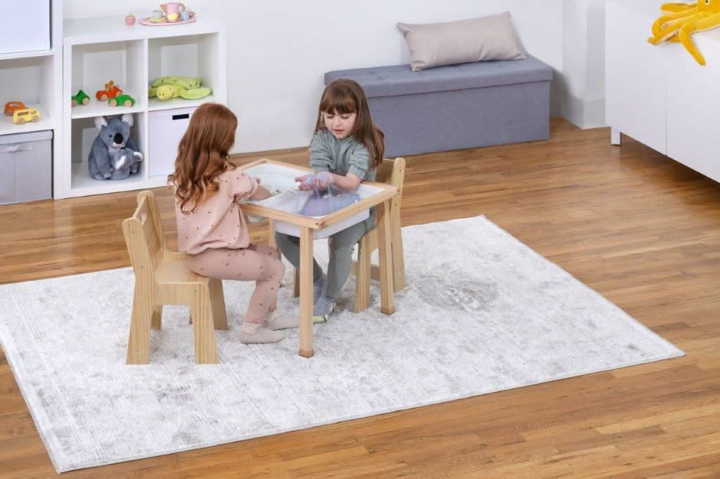Avenlur Cordia kids chair with curved backrest