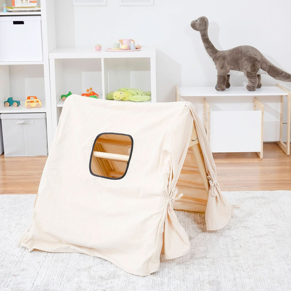 Avenlur tent cover on the Olive Pikler triangle