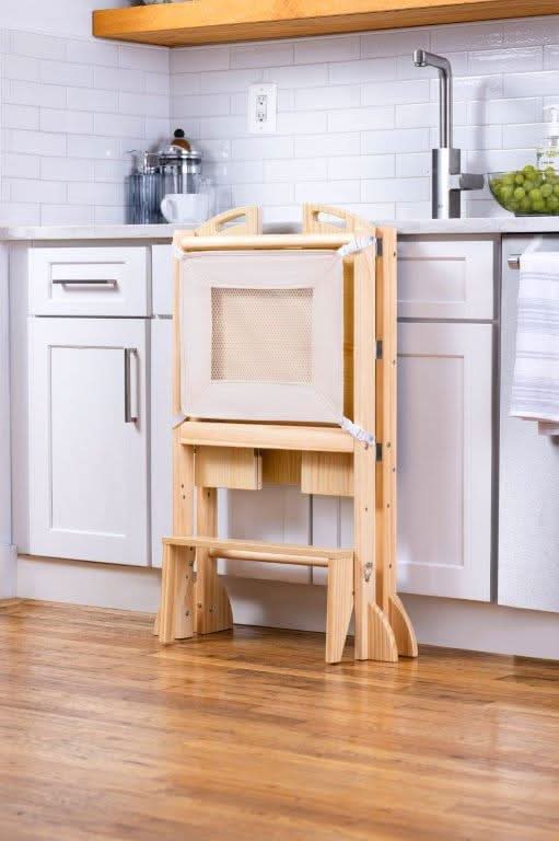 Avenlur Plum Montessori tower in a family kitchen