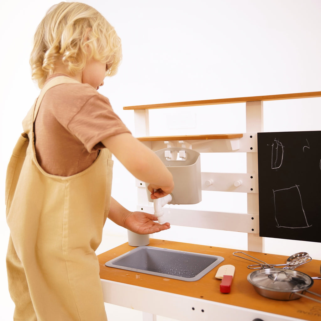 Avenlur Woodland outdoor kitchen for toddlers in natural wood