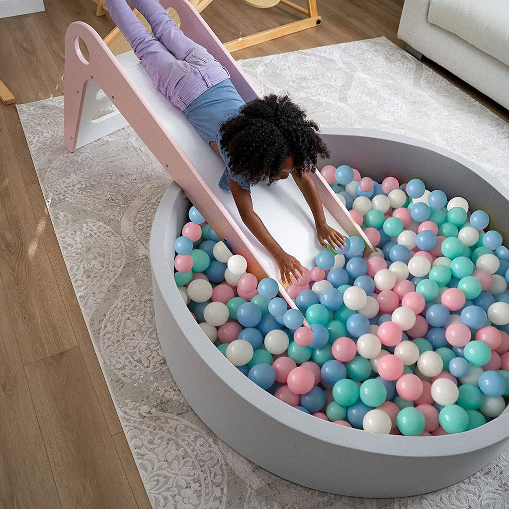 Large Foam Ball Pit with 400 Balls - Climber Not Included.