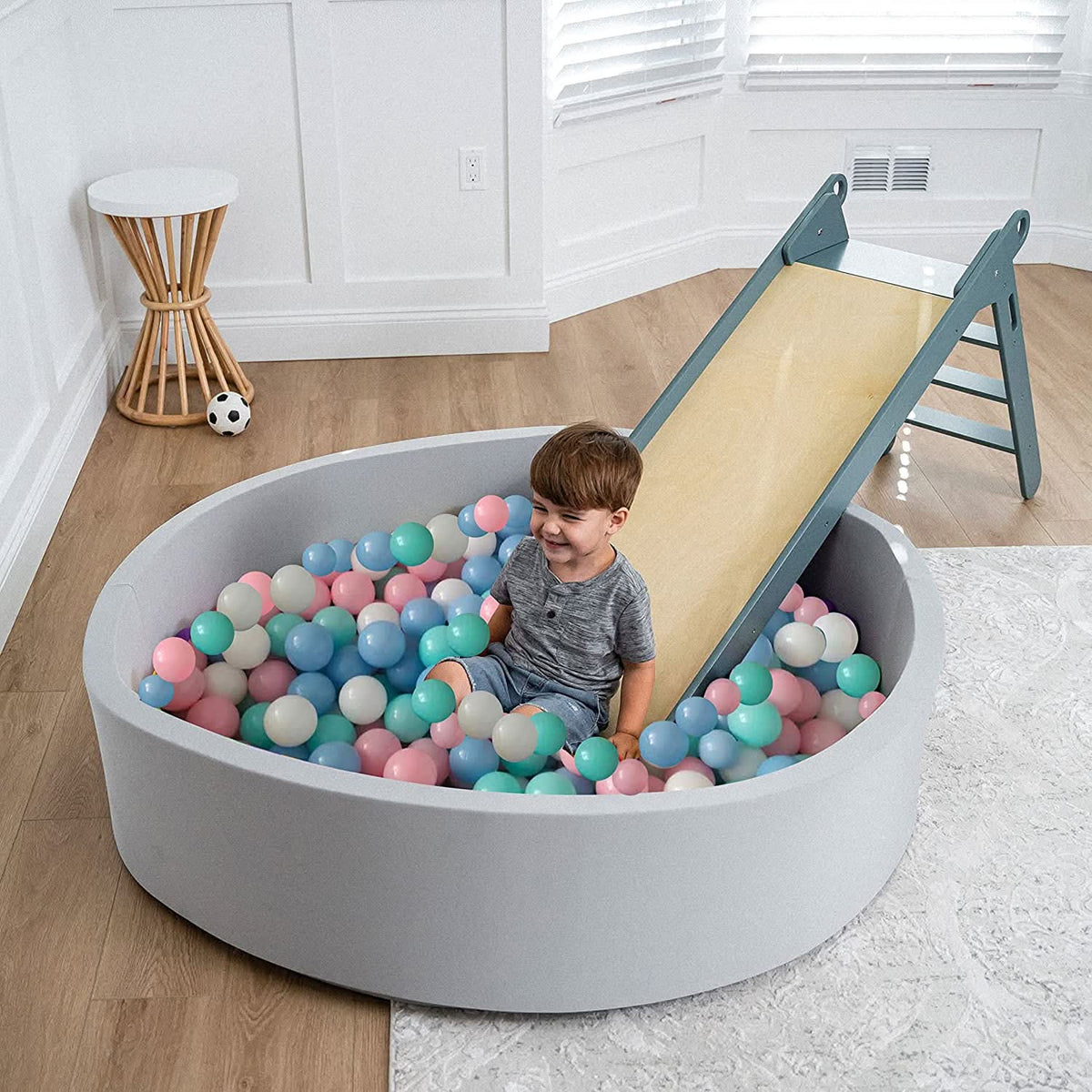 Avenlur large foam ball pit with 400 balls for toddlers