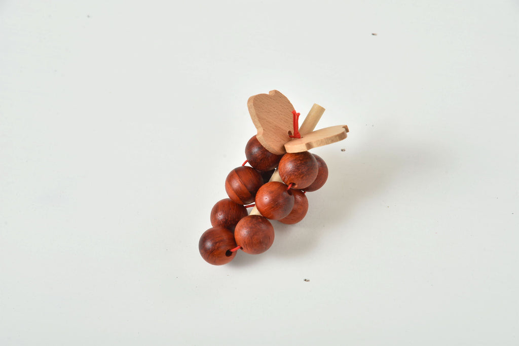 Avenlur play kitchen food accessories in natural wood