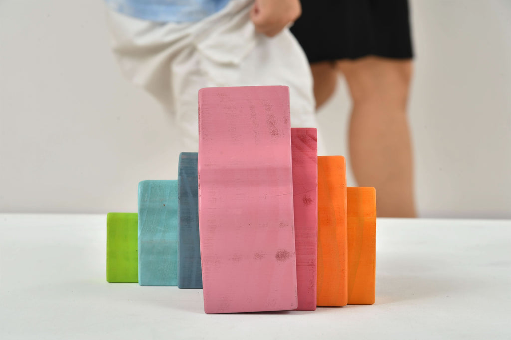Avenlur rainbow mountain blocks for color sorting