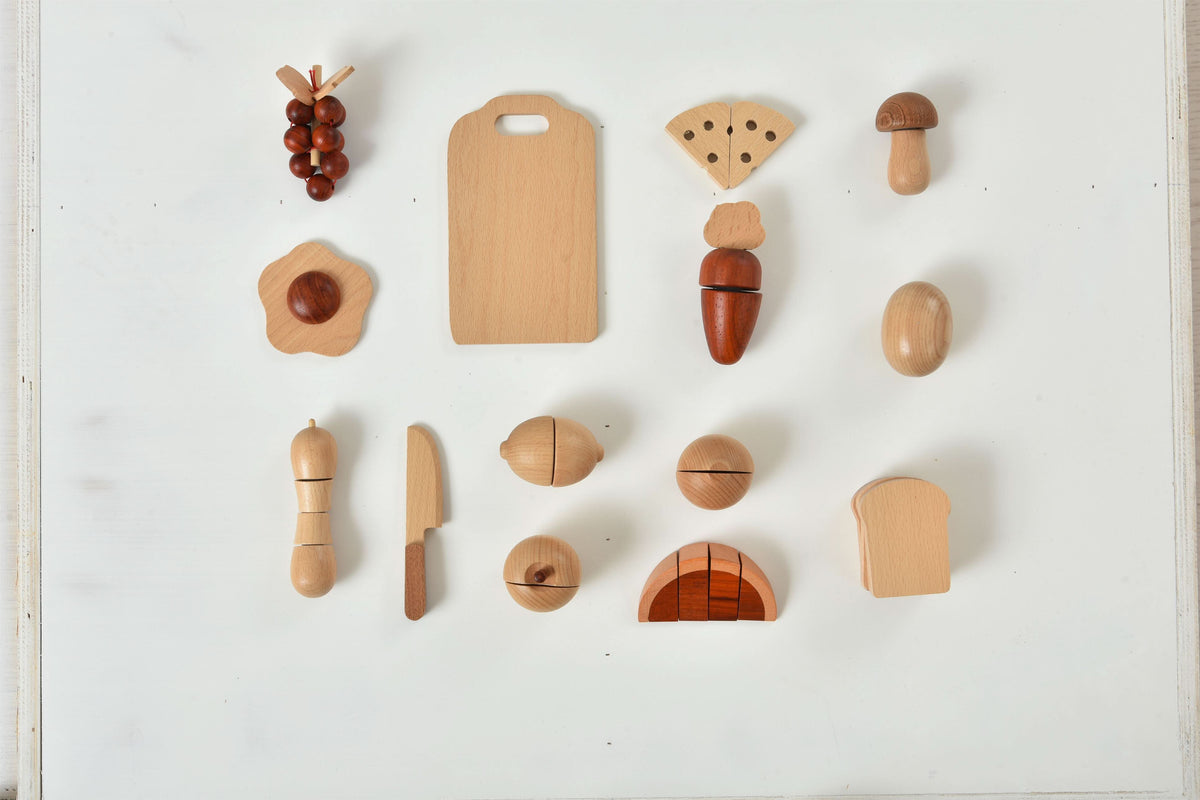 Avenlur wooden pretend play food with cutting board and knife