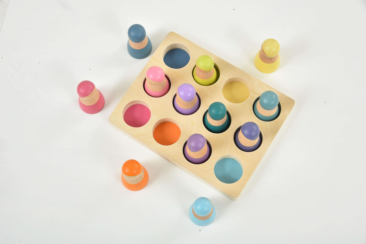 Avenlur wooden rainbow people standing in a circle